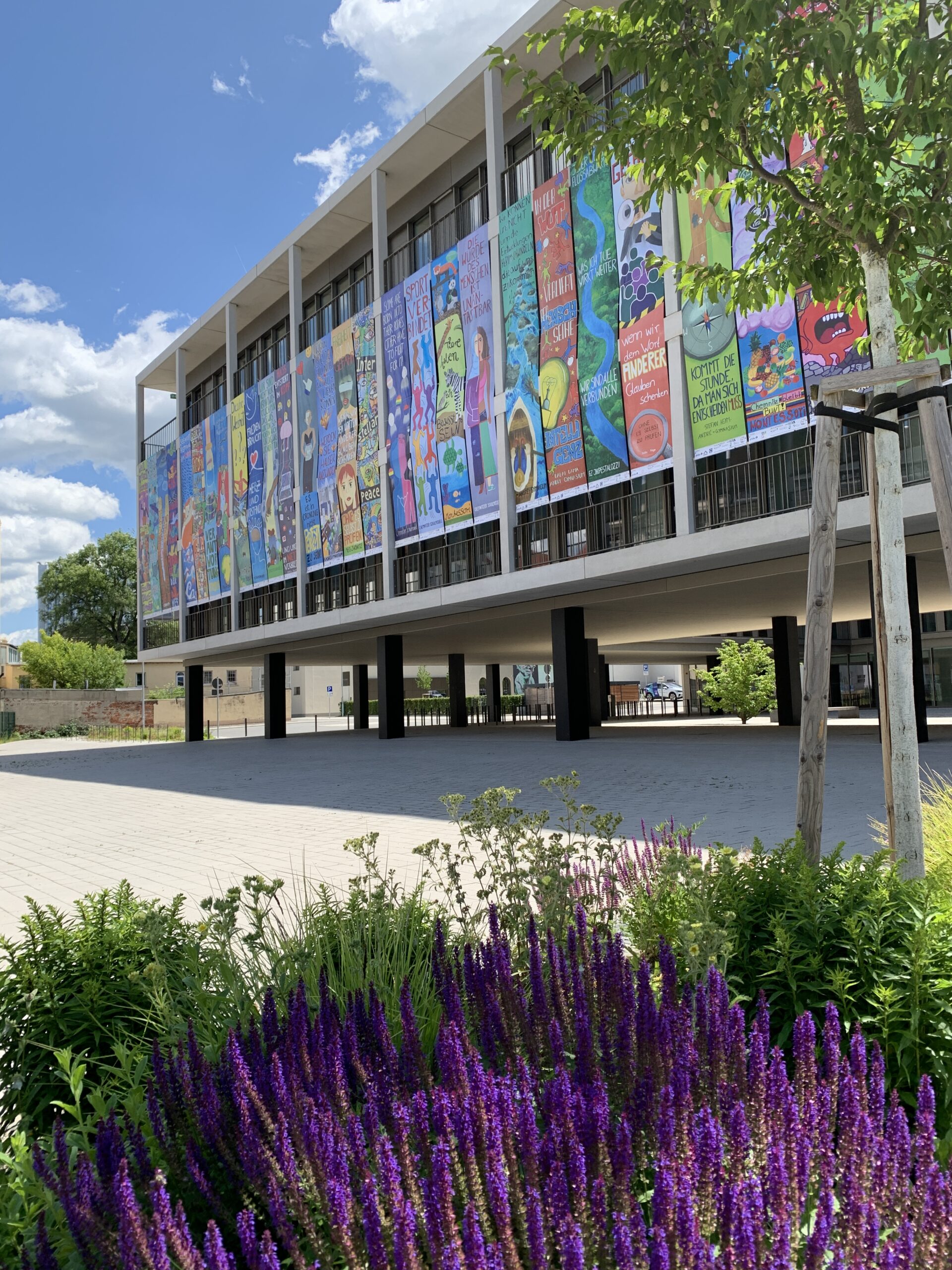 Der Countdown zum Weltrekord des größten Jugendkunst-Projektes läuft