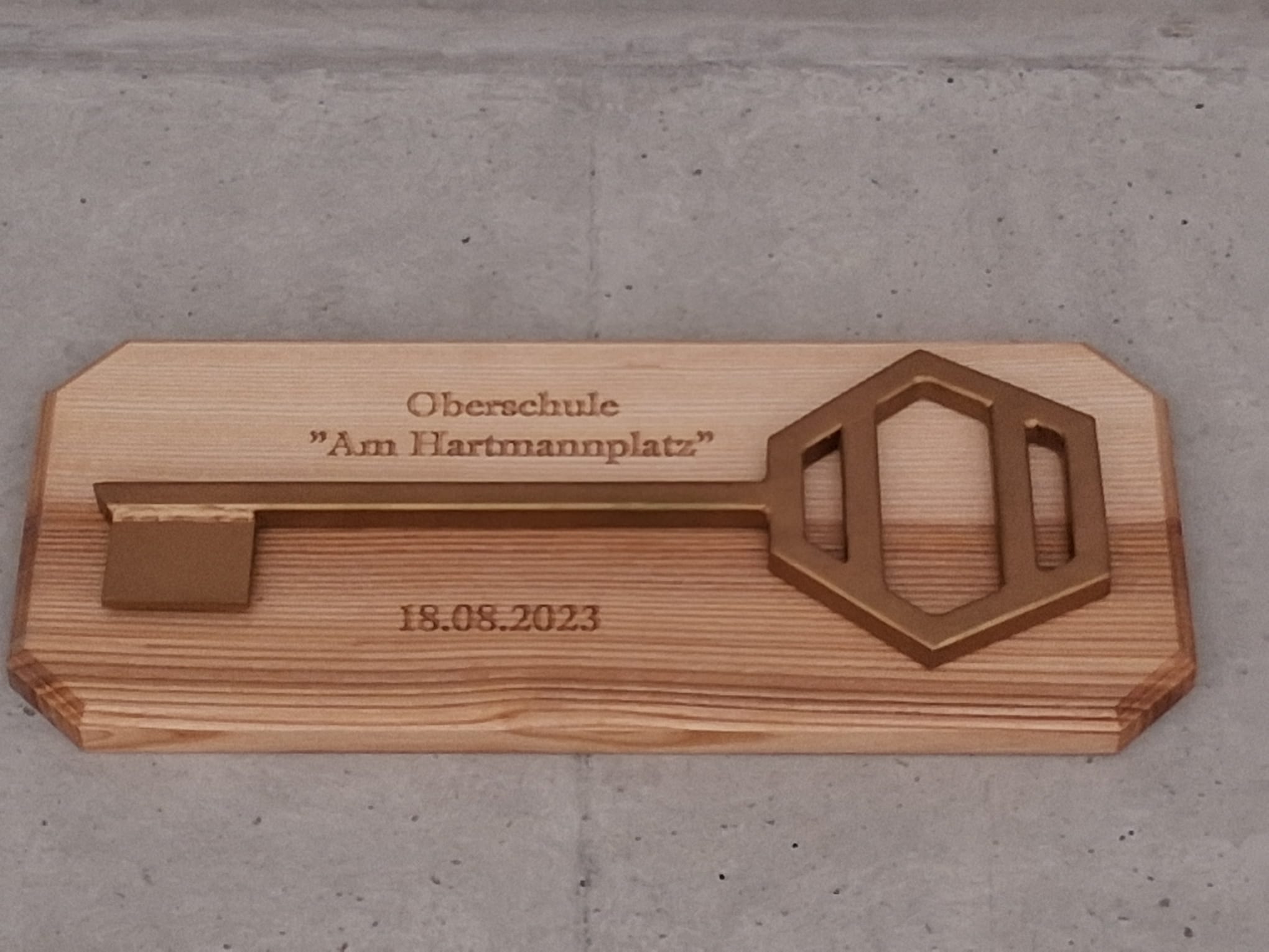 Der „vergessene“ Schlüssel zur Schuleröffnung der Oberschule „Am Hartmannplatz“ vom 18.08.2023
